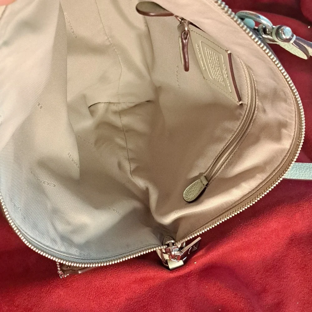 Coach Prairie Soft Seafoam Green Pebble Leather Satchel/Crossbody Like New - Picture 5 of 11